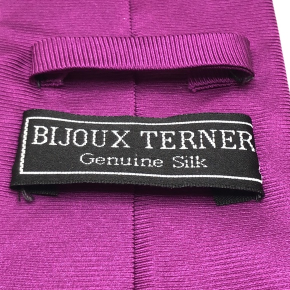 Bijoux Terner Purple Silk Tie. Purple is powerful, especially in men’s attire. - Picture 7 of 9